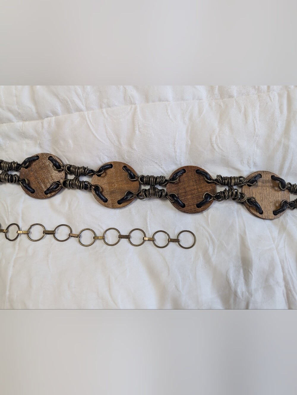 Metal/Wood Medallion Linked Belt